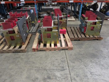 5 PALLETS OF CUTLER-HAMMER DS840 4000A BREAKER