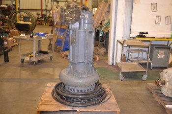 TOYO SUBMERSIBLE MOTOR SAND PUMP DP-40B-3DG2