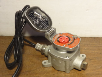 Crouse Hinds CPS14 21 20A 2W3P Arktite Factory Sealed Delay Thrufeed Assembly
