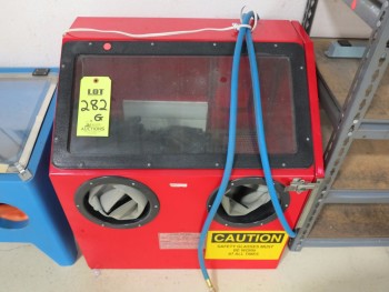 MEDIA BLAST CABINET
