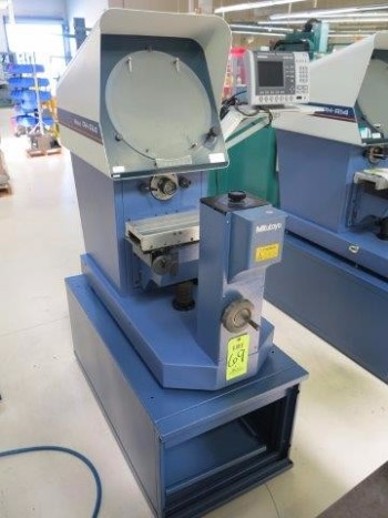 MITUTOYO OPTICAL COMPARATOR MODEL PH-A14, S/N 6J9014