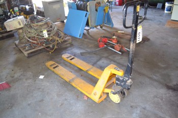 E-Z LIFT 5500 LBS. 5050 PALLET JACK