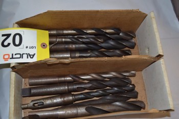 LOT OF LARGE ASSORTED DRILL BITS
