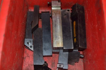 LOT OF ASSORTED LATHE TOOL HOLDERS