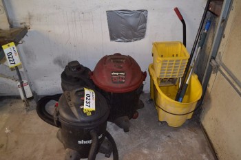 LOT OF JANITORIAL EQUIPMENT