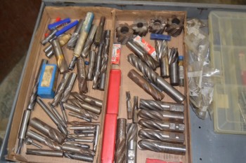 CONTENTS OF SHELVES - CONTENTS ONLY - ASSORTED TOOLING W/O DRAWER