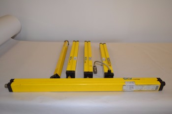LOT OF 5 ASSORTED SICK SAFETY LIGHT CURTAINS