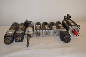 LOT OF 8 ASSORTED SERVO MOTORS