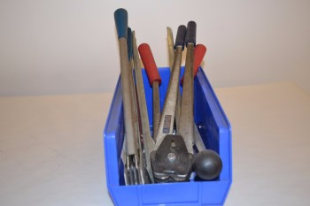 LOT OF ASSORTED CRIMPING TOOLS