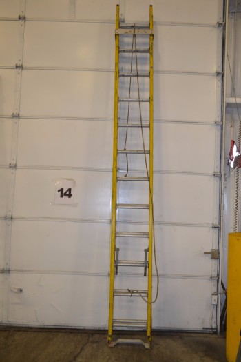 FEATHERLITE EXTENSION LADDER