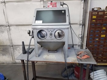 Trinco 20/GDB Bead Blast Cabinet With Stand