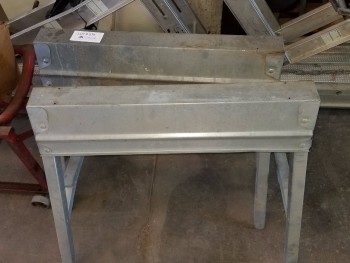 2 Saw Horses