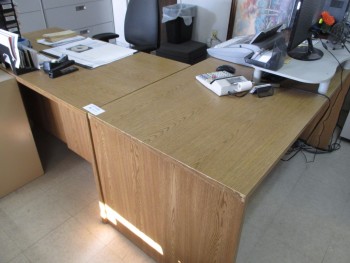 L Shape Desk No Contents