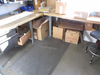 2 Workbenches No Contents