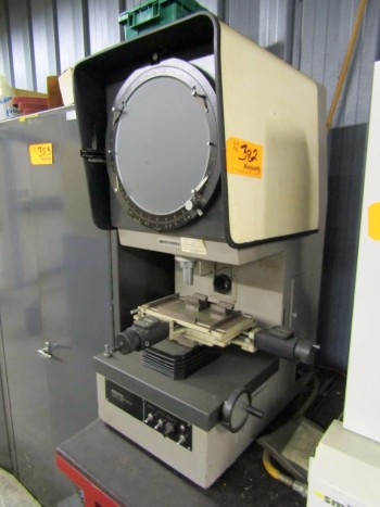 Mitutoyo PJ-300 Optical Comparator