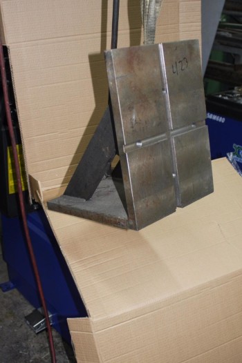Angle plate