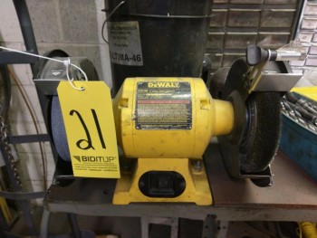 Dewalt 8\'\' Double End Bench Grinder