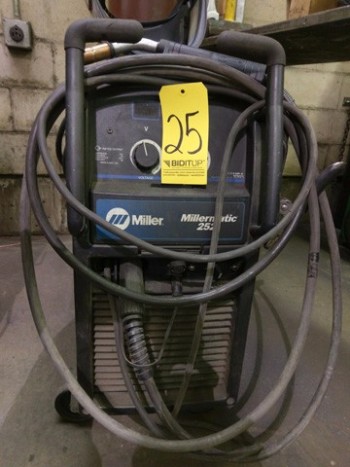 Miller Millermatic 252 Welder (No Tanks)