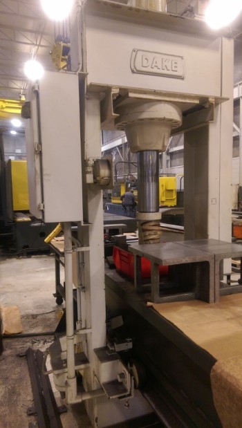 Dake 150 Ton Hydraulic Straightening Press