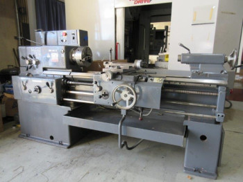 TOS TRENCIN PRECISION GAP BED ENGINE LATHE
