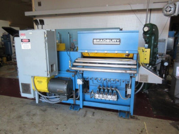 BRADBURY 11 ROLL AUTO-CORRCETIVE HYDRAULIC LEVELER