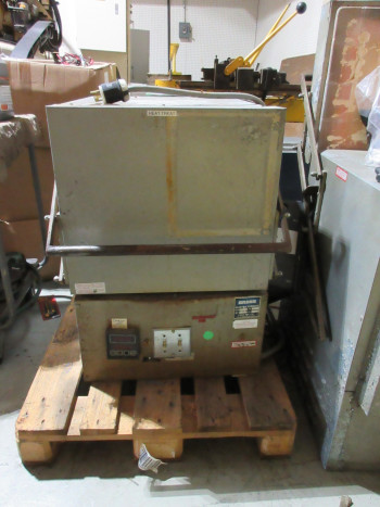 CRESS BENCH TOP ELECTRIC HEATREAT OVEN