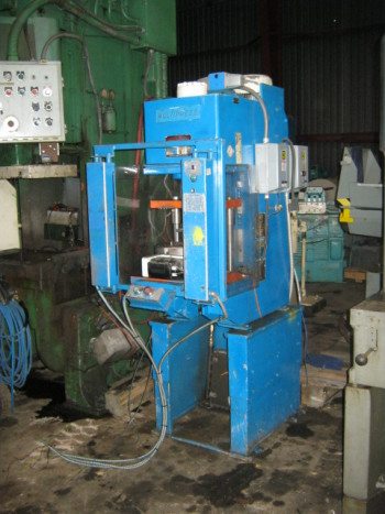 DENISON MULTIPRESS 6 TON