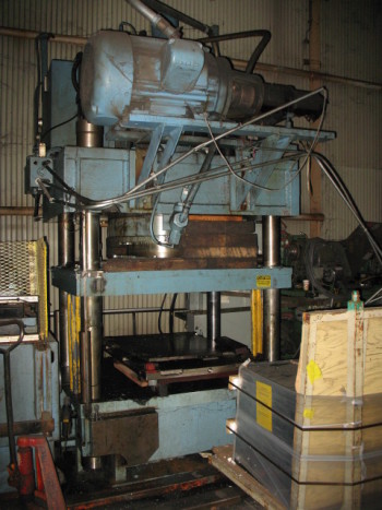 MODERN 400 TON HYDRAULIC PRESS