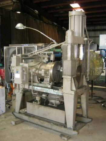 HYDRAULIC PIPE END BEVELING AND CHAMFERING MACHINE