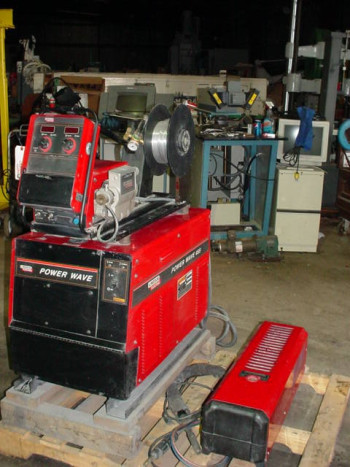 LINCOLN POWER WAVE MIG WELDER