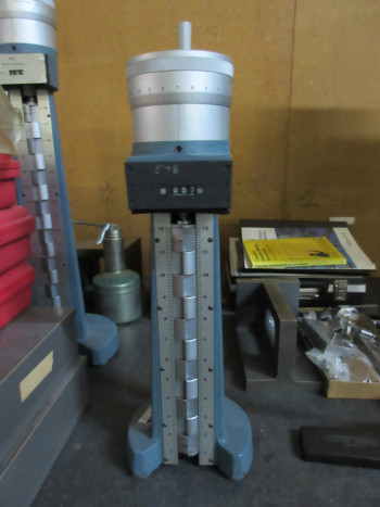 BROWN & SHARPE HEIGHT GAUGE 12\