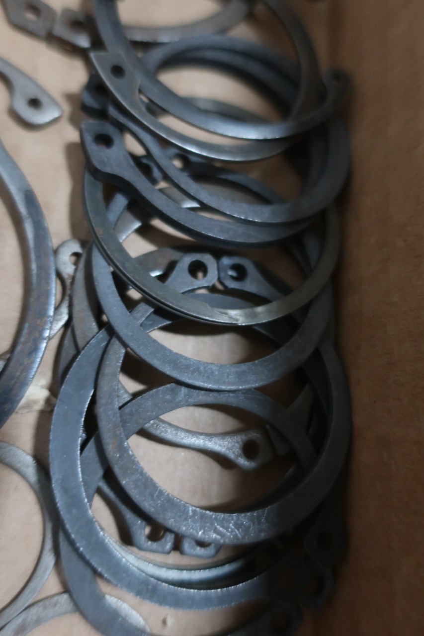 ASSORTED SET OF SNAP RING (CIRCLIP) PLIERS AND RETAINING RINGS.