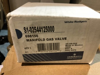 LOT of 50 EMERSON WHITE RODGERS MANIFOLD GAS VALVE 36J29-202