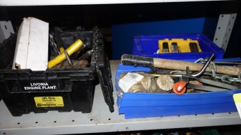 ASSORTED LOT OF MISCELLANEOUS HAND TOOLS, BITS, ALLEN KEYS, HAMMERS, FITTINGS