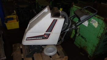 ADVANCE MACHINERY 264001 AQUACLEAN 120V-AC FLOOR SCRUBBER EXTRACTOR