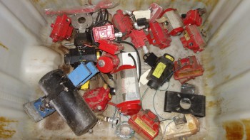 1 PALLET OF ASSORTED VALVE ACTUATORS, REPLACEMENT PARTS, GRINNEL, BRAY, TRIAC