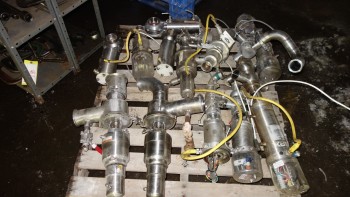 PALLET OF ASSORTED STAINLESS SANITARY BUTTERFLY VALVES, WAUKESHA,
