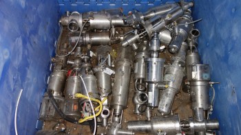 PALLET OF ASSORTED STAINLESS SANITARY BUTTERFLY VALVES, WAUKESHA,