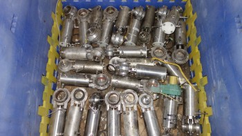PALLET OF ASSORTED STAINLESS SANITARY BUTTERFLY VALVES, WAUKESHA