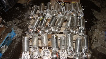 PALLET OF ASSORTED STAINLESS SANITARY BUTTERFLY VALVES, WAUKESHA,