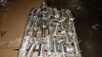 PALLET OF ASSORTED STAINLESS SANITARY BUTTERFLY VALVES, WAUKESHA