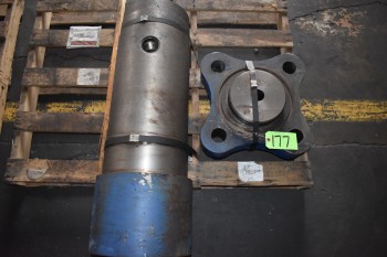 (2) Pallets of Hydraulic Cylinders lot