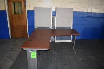 Office w/Table & Divider