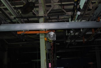 Knight Overhead Freewheeling Crane