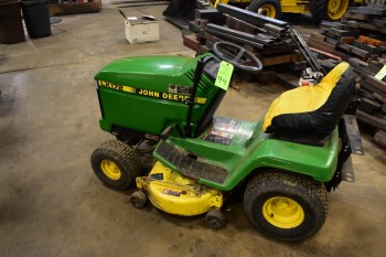 John Deere Lawn & Garden Tractor Model LX172