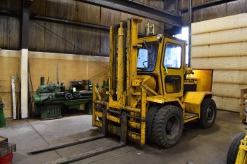 14,000 LBS Roanoke Hustler Yard Fork Lift
