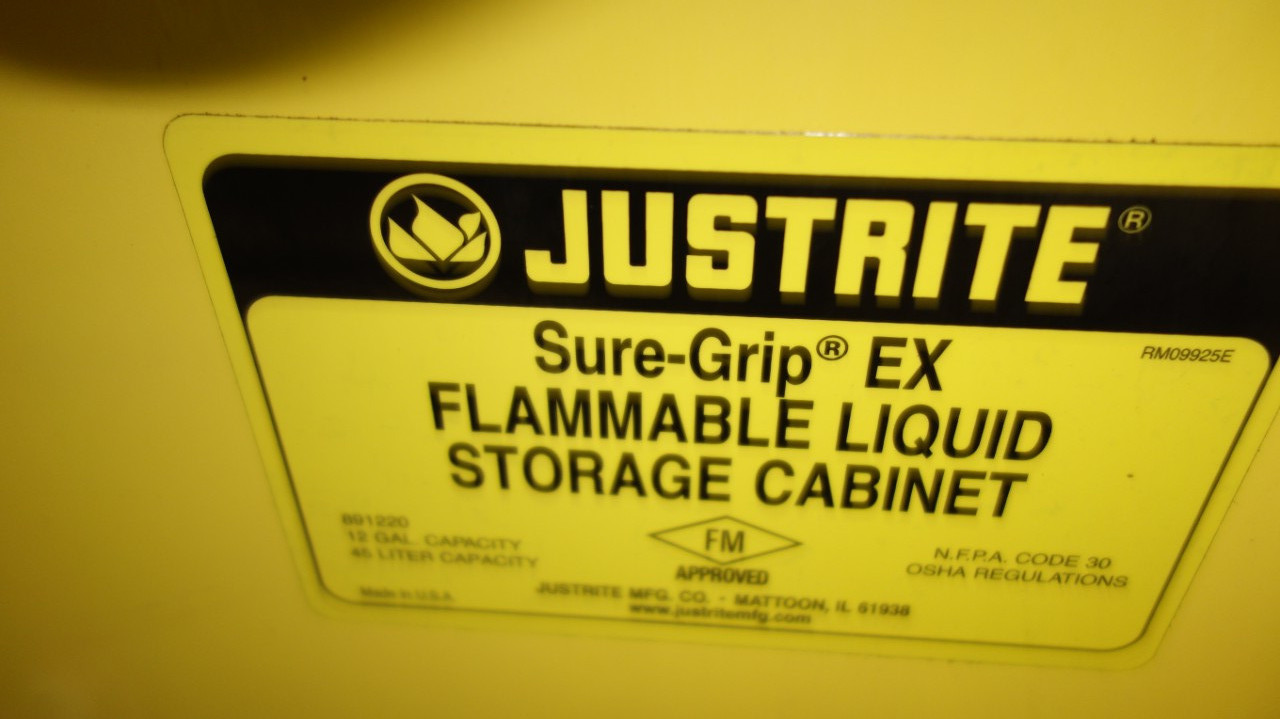 JUSTRITE 691220 SURE-GRIP EX 12 GAL FLAMMABLE LIQUID STORAGE CABINET