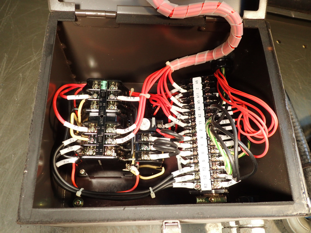 Fuji Electric Contactor SRC3938-06M/X 20A 3-Phase FWD/REV Motor Starter ...