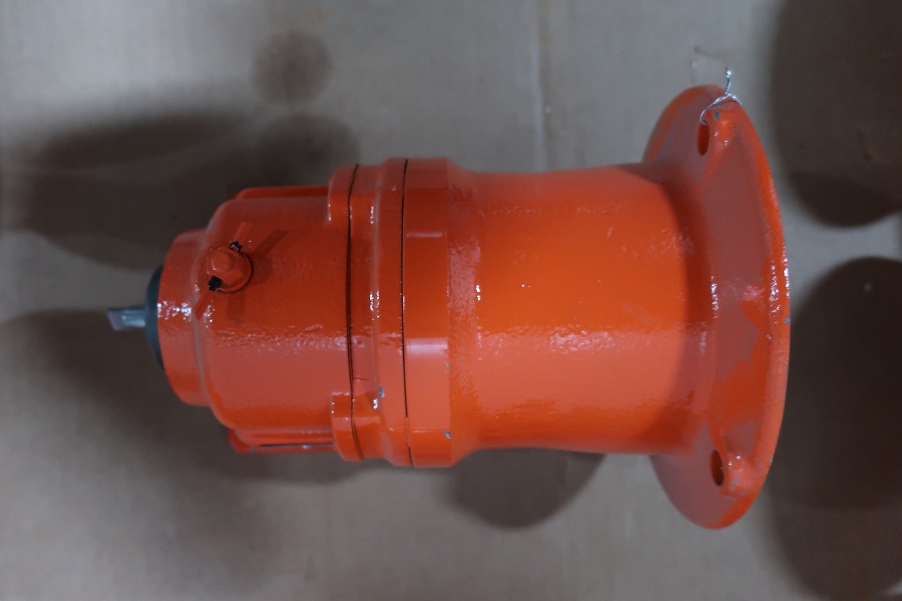 PALLET OF 18 NORD SK0N56C102 INLINE GEAR REDUCERS