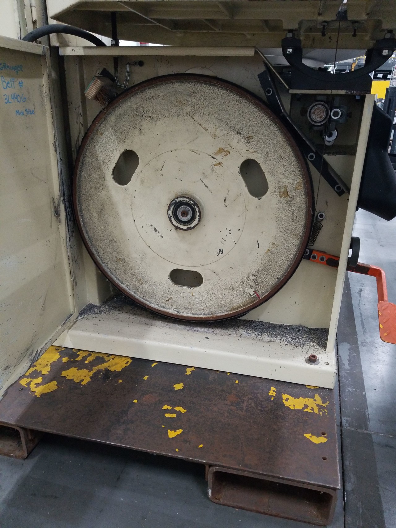 TANNEWITZ VERTICAL BAND SAW ( FOR PARTS/ MOTOR MISSING)